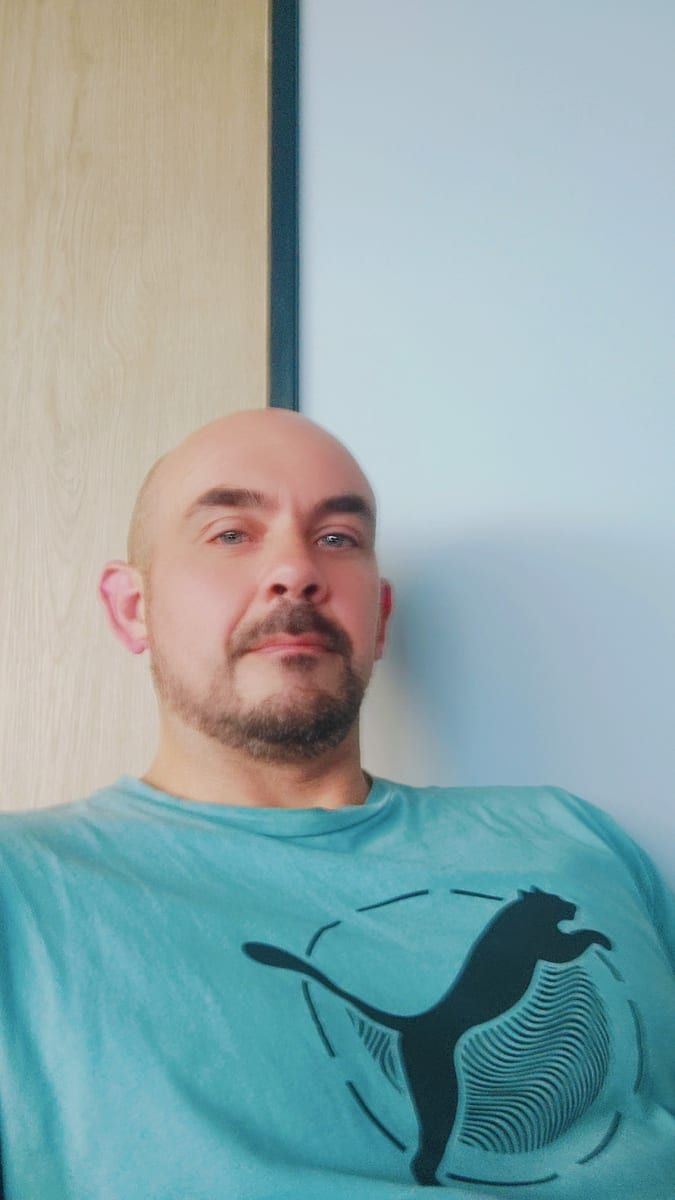 Sari - Telegram gay à Carena Profil de Sari, 26 ans, Telegram gay à Carena (Tessin)