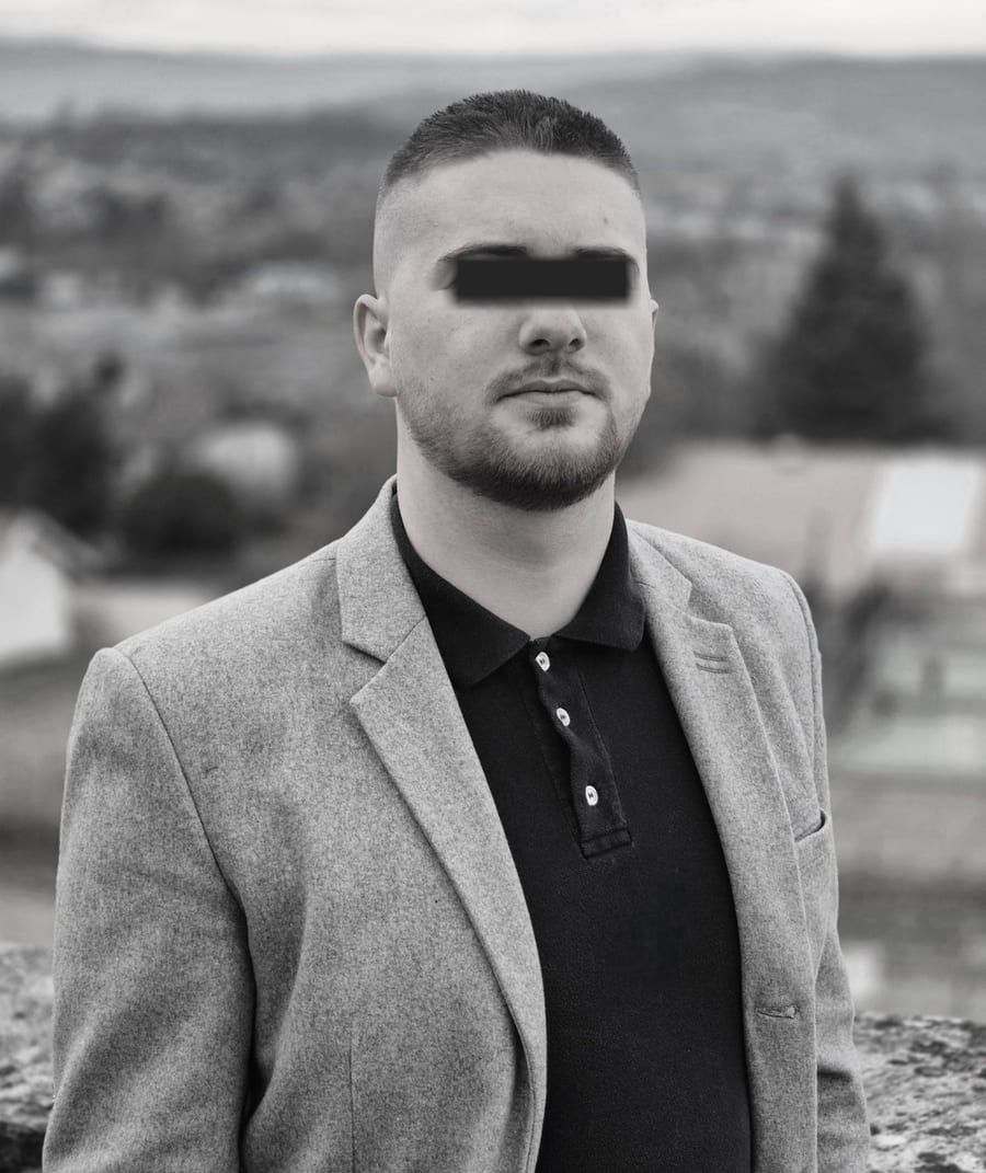 Hygin - Telegram gay à Splügen Profil de Hygin, 33 ans, Telegram gay à Splügen (Grisons)