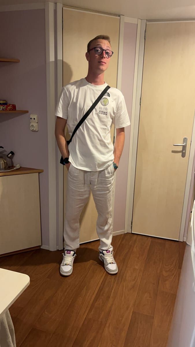 Ayham - Telegram gay à Malix Profil de Ayham, 45 ans, Telegram gay à Malix (Grisons)