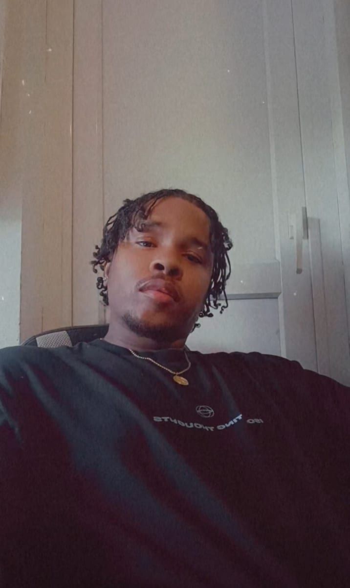 Natael - Telegram gay à Sent Profil de Natael, 31 ans, Telegram gay à Sent (Grisons)