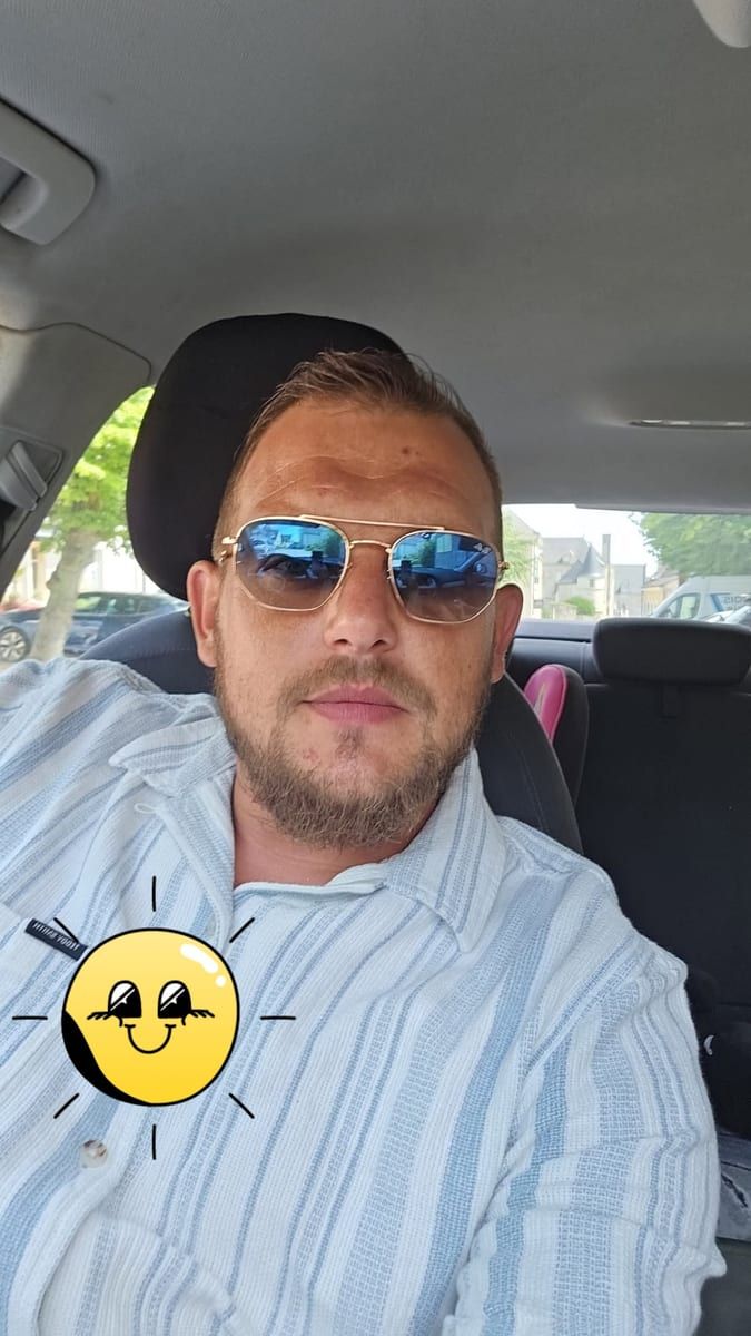 Wafik - Telegram gay à Morgins Profil de Wafik, 32 ans, Telegram gay à Morgins (Valais)