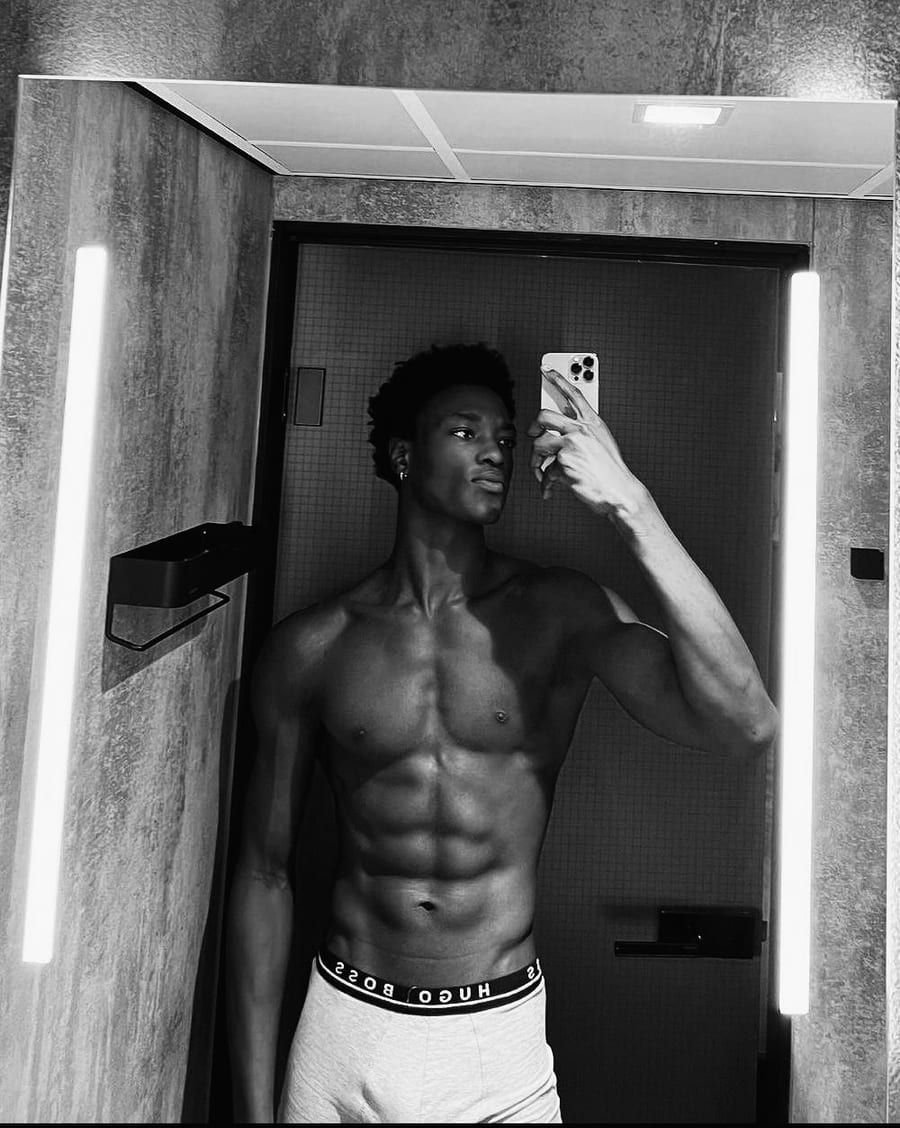 Sekou - Telegram gay à Zweidlen Profil de Sekou, 32 ans, Telegram gay à Zweidlen (Zurich)