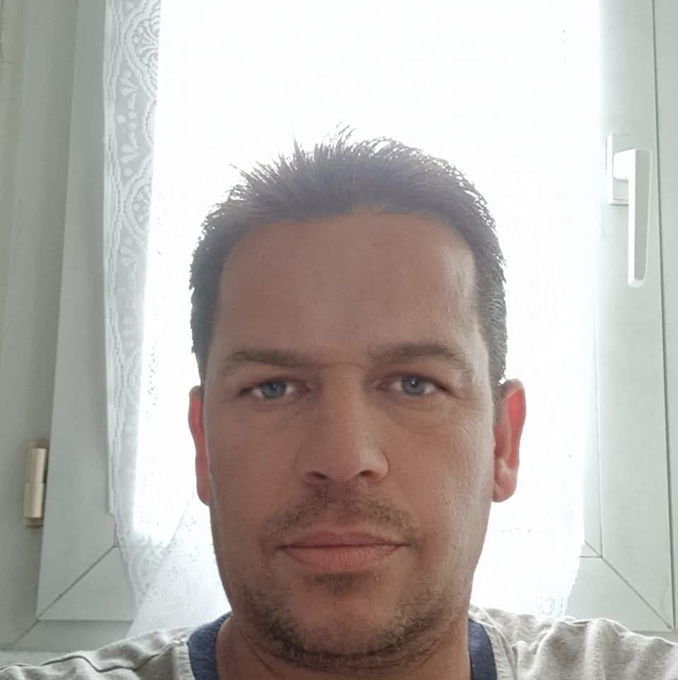 Chahir - Telegram gay à Winden Profil de Chahir, 37 ans, Telegram gay à Winden (Saint-Gall)