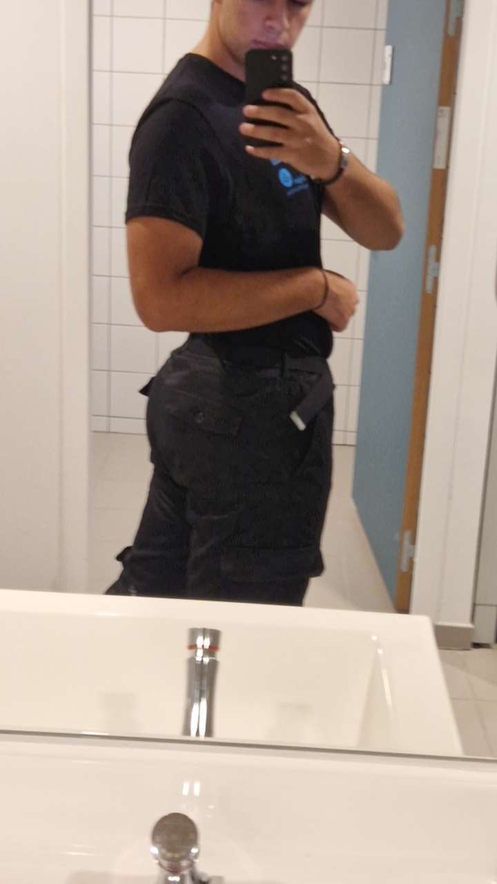 Moulay - Telegram gay à Aven Profil de Moulay, 26 ans, Telegram gay à Aven (Valais)