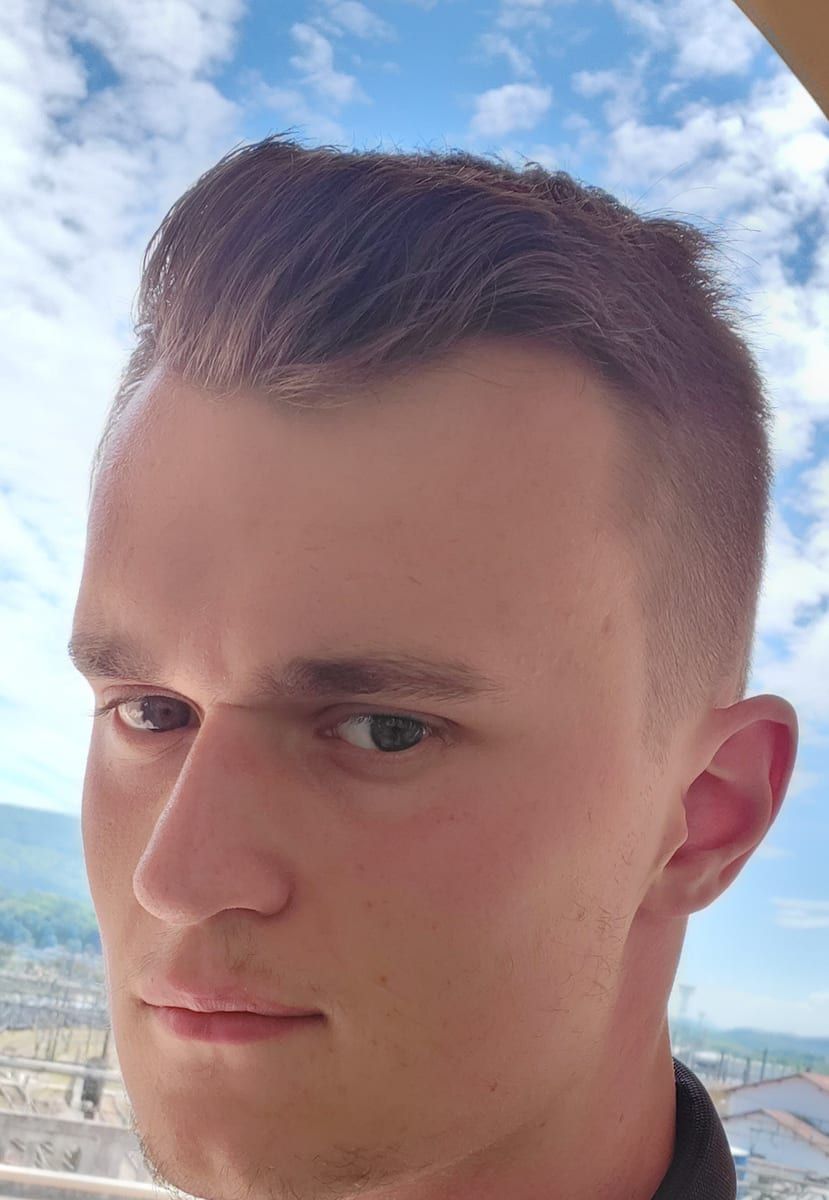 Serafin - Telegram gay à Diesbach GL Profil de Serafin, 41 ans, Telegram gay à Diesbach GL (Glaris)