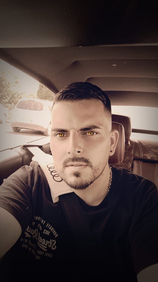 Hippolite - Telegram gay à Andiast Profil de Hippolite, 28 ans, Telegram gay à Andiast (Grisons)