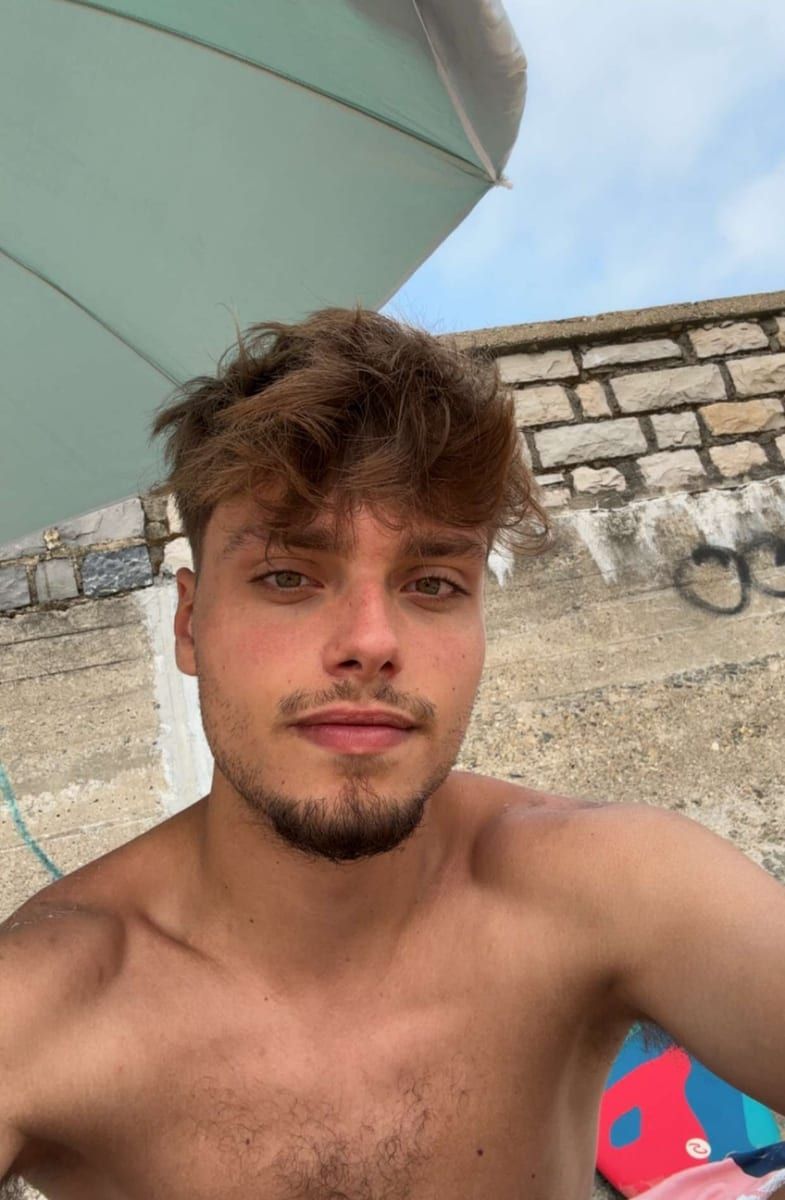 Sovan - Telegram gay à Zullwil Profil de Sovan, 25 ans, Telegram gay à Zullwil (Soleure)