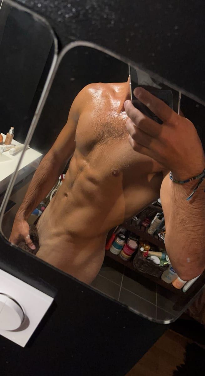Tarak - Telegram gay à Grüsch Profil de Tarak, 40 ans, Telegram gay à Grüsch (Grisons)