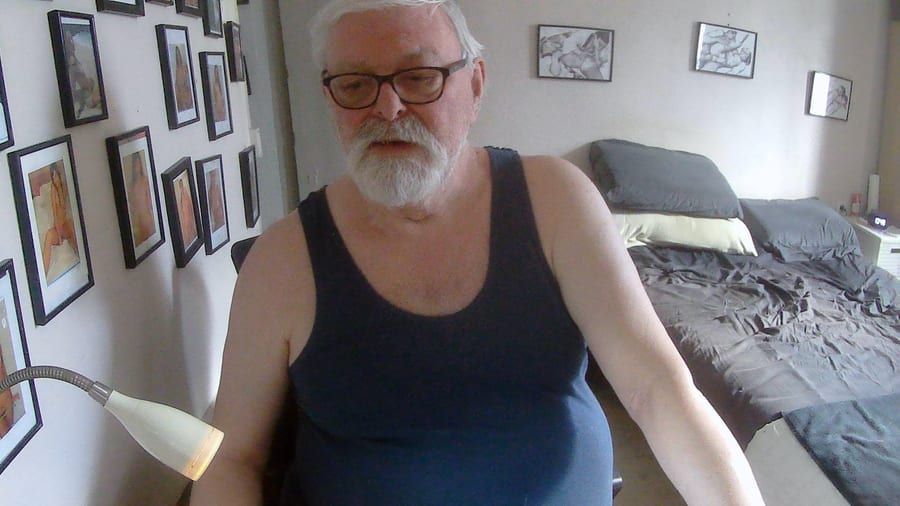 Silemane - Telegram gay à Verscio Profil de Silemane, 27 ans, Telegram gay à Verscio (Tessin)