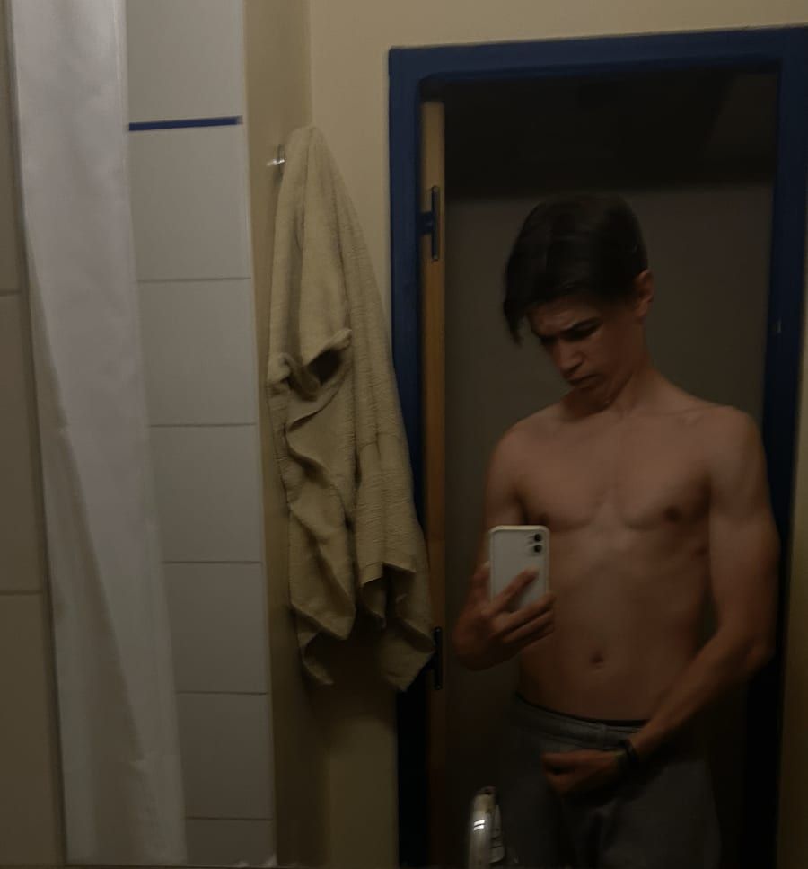 Joanni - Telegram gay à Monthey Profil de Joanni, 24 ans, Telegram gay à Monthey (Valais)