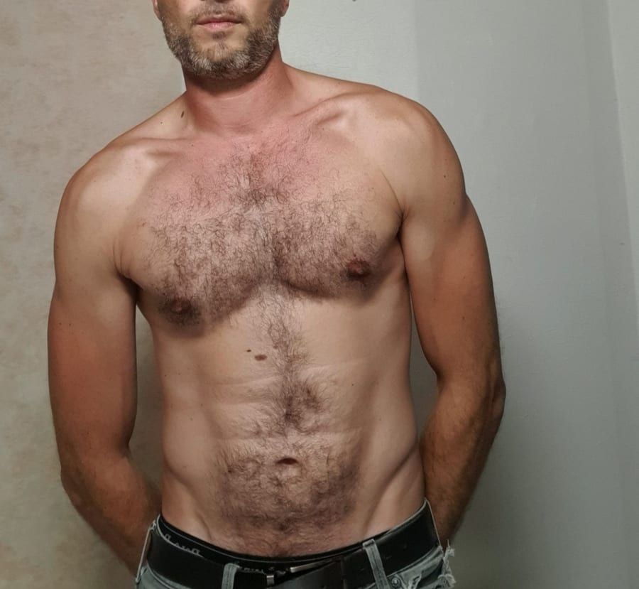 Jean-florian - Telegram gay à Châtel-St-Denis Profil de Jean-florian, 31 ans, Telegram gay à Châtel-St-Denis (Fribourg)