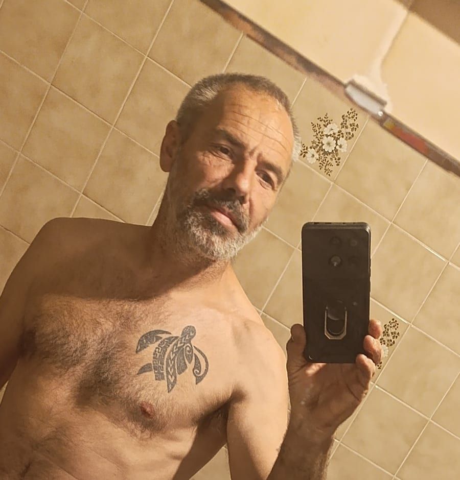 Basile - Telegram gay à Les Avanchets Profil de Basile, 28 ans, Telegram gay à Les Avanchets (Genève)
