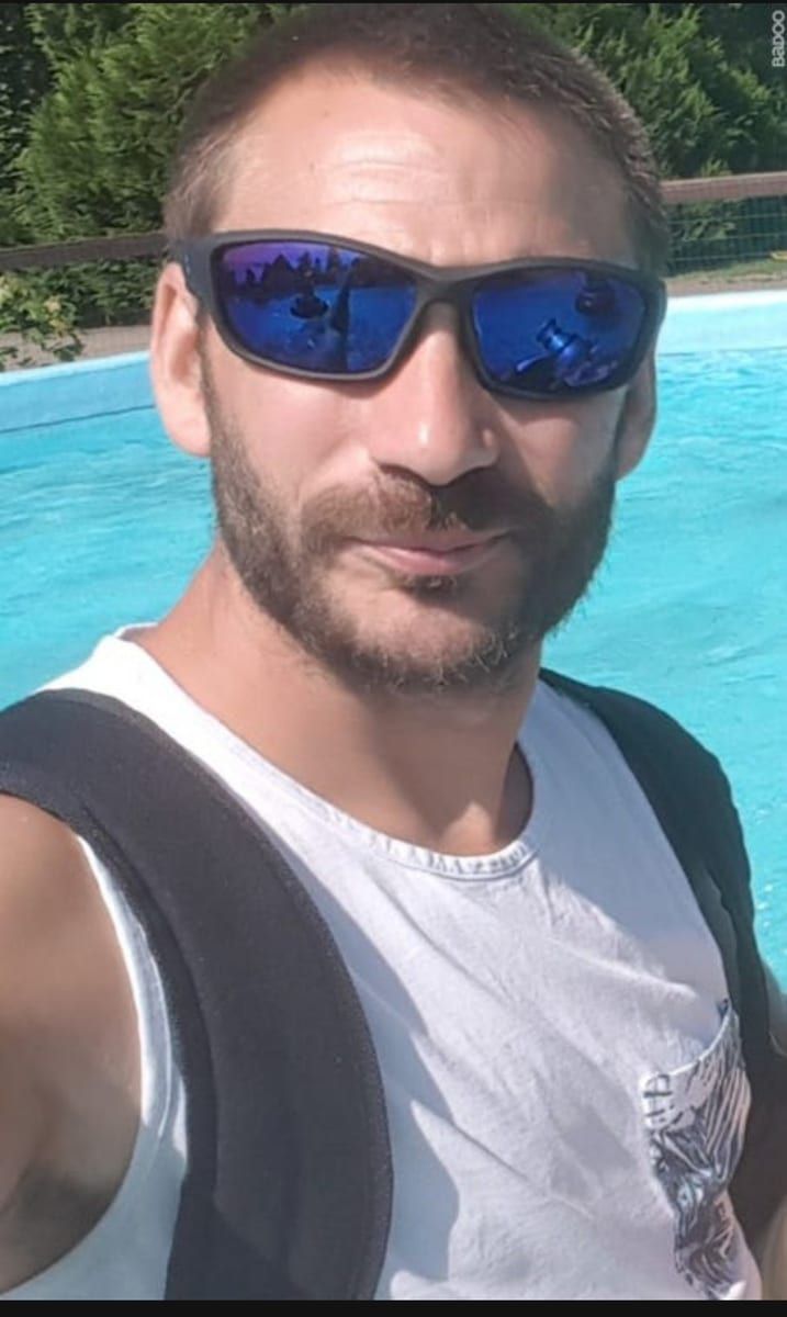 Constantino - Telegram gay à Zoug Profil de Constantino, 36 ans, Telegram gay à Zoug (Zoug)