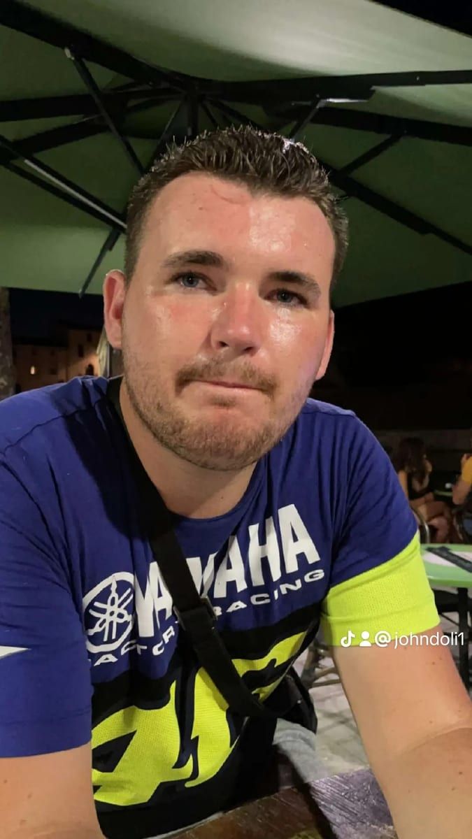 Sinai - Telegram gay à Châbles FR Profil de Sinai, 42 ans, Telegram gay à Châbles FR (Fribourg)