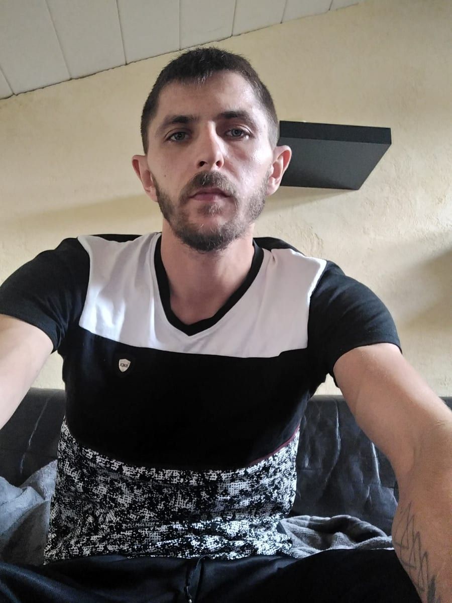 Ludovico - Telegram gay à Schenkon Profil de Ludovico, 26 ans, Telegram gay à Schenkon (Lucerne)