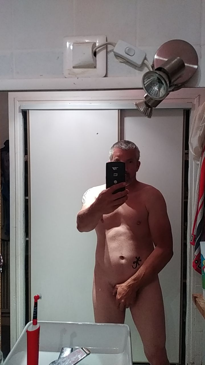 Valéry - Telegram gay à Stüsslingen Profil de Valéry, 31 ans, Telegram gay à Stüsslingen (Soleure)