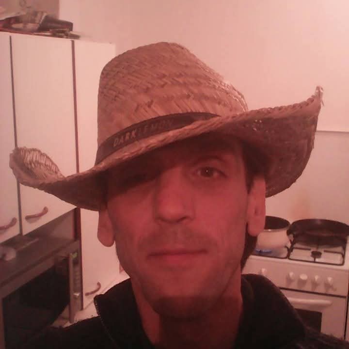 Paul-marie - Telegram gay à Rossa Profil de Paul-marie, 27 ans, Telegram gay à Rossa (Grisons)