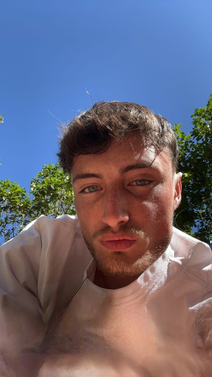 Hadi - Telegram gay à Zofingue Profil de Hadi, 23 ans, Telegram gay à Zofingue (Argovie)