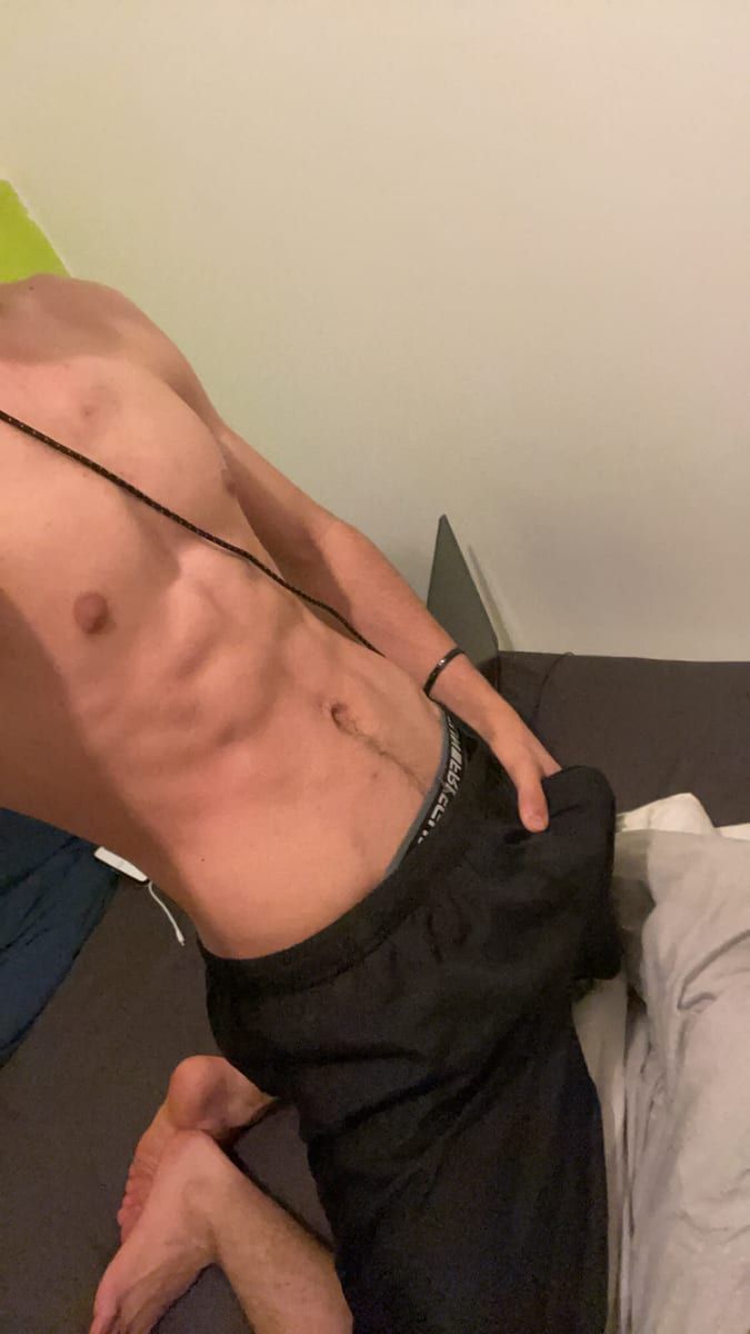 Profil de Mehidi, 29 ans, Telegram gay à Dompierre VD (Vaud)