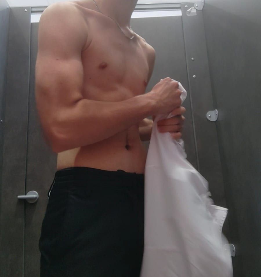 Profil de Ilyace, 27 ans, Telegram gay à Roche VD (Vaud)