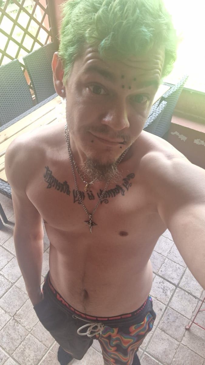 Zyad - Telegram gay à Venthône Profil de Zyad, 32 ans, Telegram gay à Venthône (Valais)