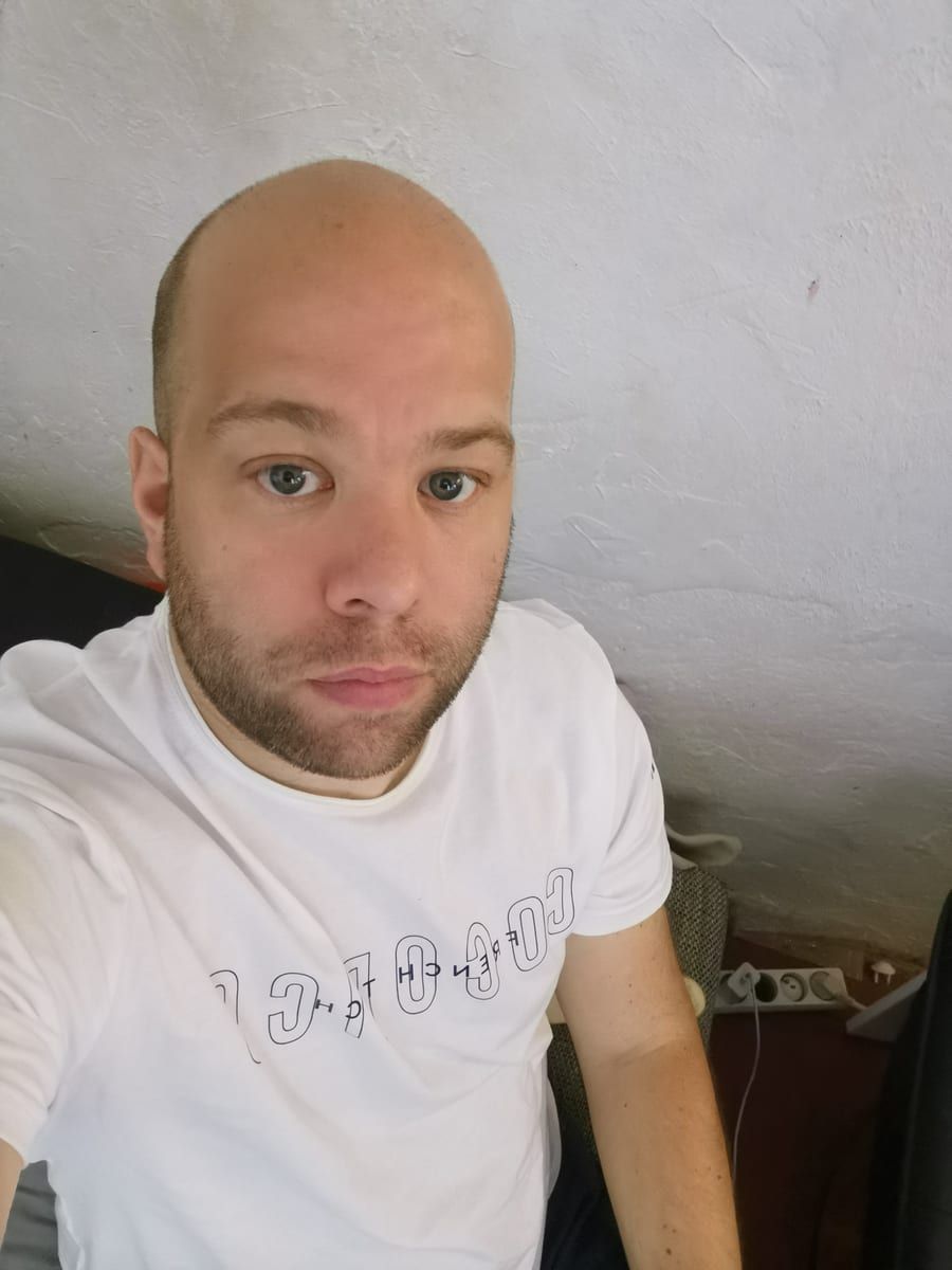 Flynn - Telegram gay à Lavertezzo Profil de Flynn, 27 ans, Telegram gay à Lavertezzo (Tessin)