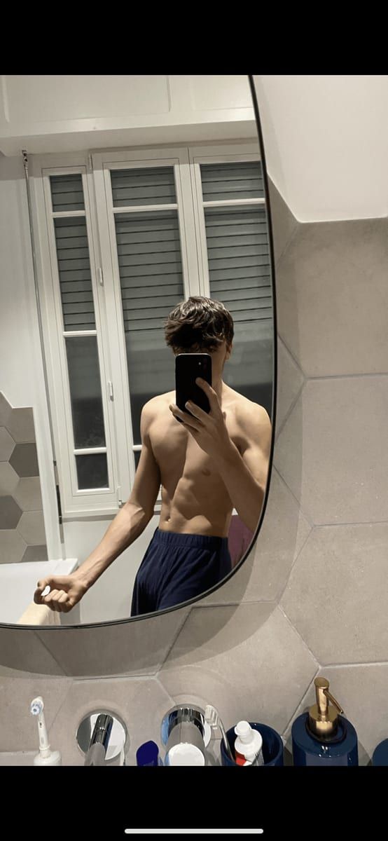 Azaria - Telegram gay à Präz Profil de Azaria, 28 ans, Telegram gay à Präz (Grisons)